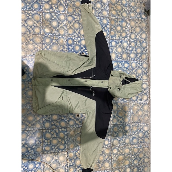 second outdoor jaket gunung second thrift