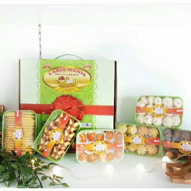 

Paket kue Lebaran 2019