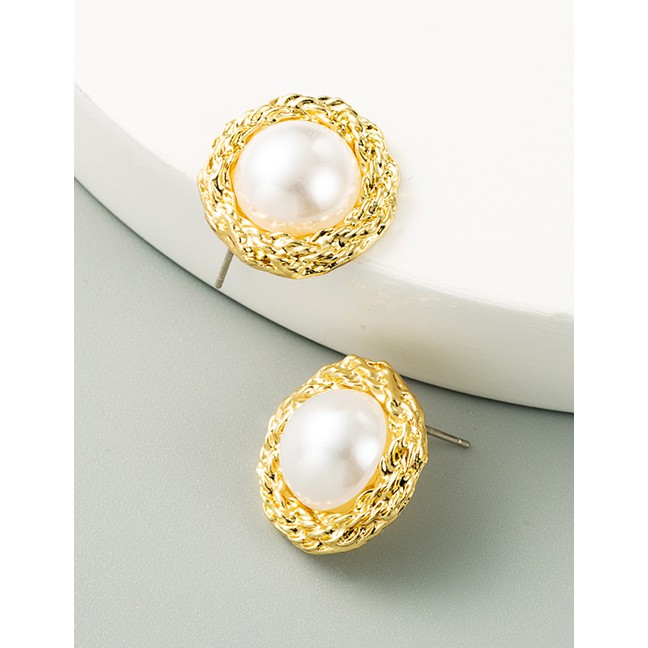 LRC Anting Tusuk Fashion Golden Round Alloy Inlaid Pearl Gold-plated Earrings P06242