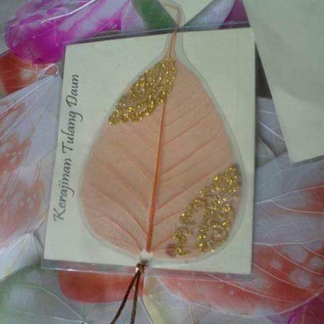 

souvenir/pembatas buku/tulang daun