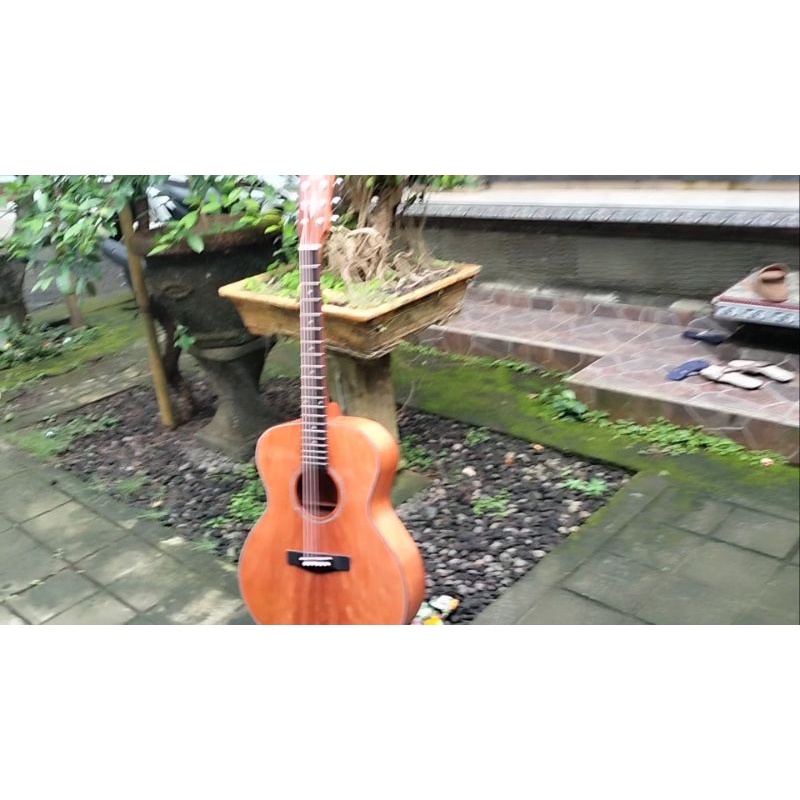 gitar akustik full solid/all solid