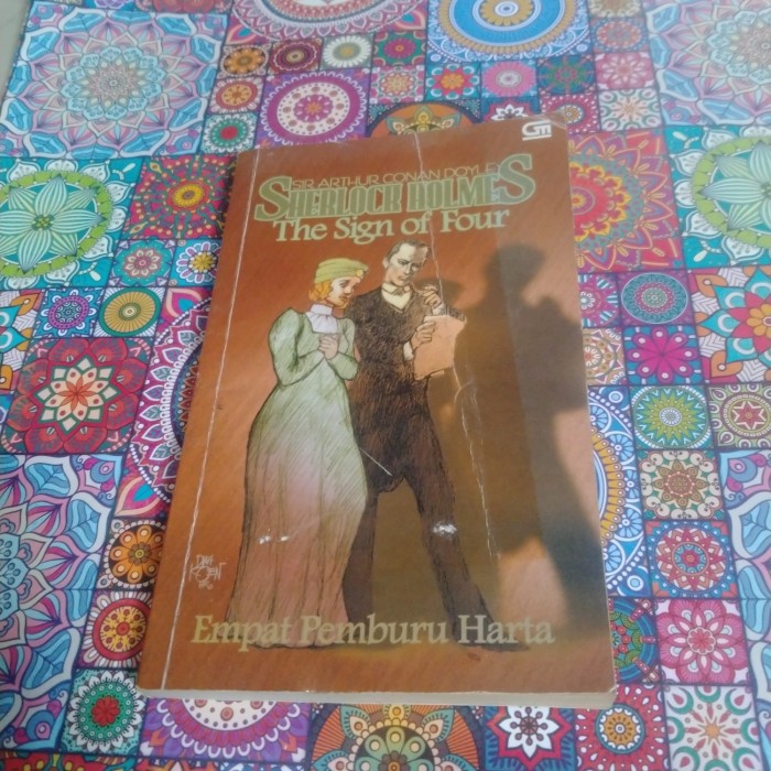 Novel Sherlock Holmes Empat pemburu Harta