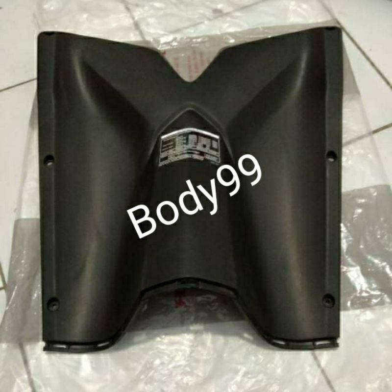 Dek depan bagian tengah atau Legsil kantong bagian bawah Vario 125 old