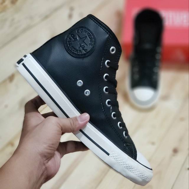 Sepatu Converse Kulit High Hitam Premium Grade Ori, Free Kaos Kaki, Unisex Size 37-43.