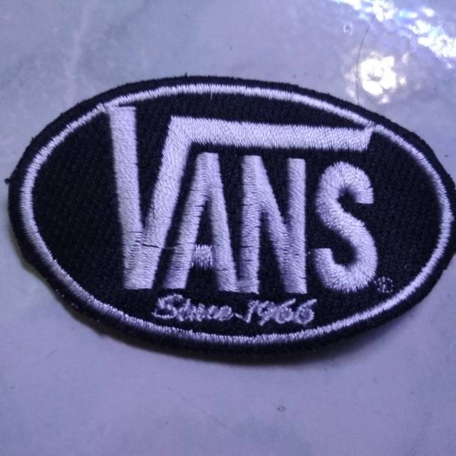 emblem path bordir vans