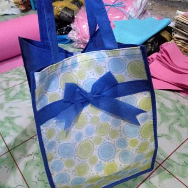 

tas goodiebag,tas hajatan,tas syukuran uk.box nasi 20x20 dan box snack kecil