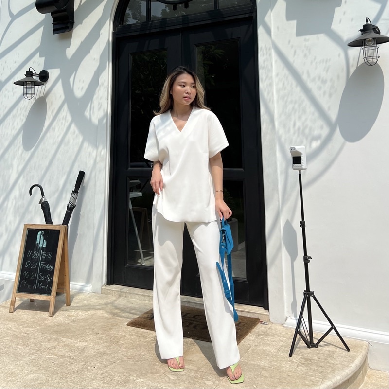 ESSI Lewi Pleats Set (top and pants)-White