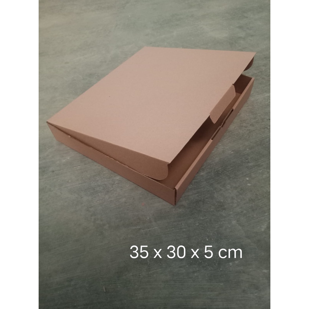 

( 10 Pcs ) Kardus 35x30x5 Cm --Die Cut Dan Easy Usage--
