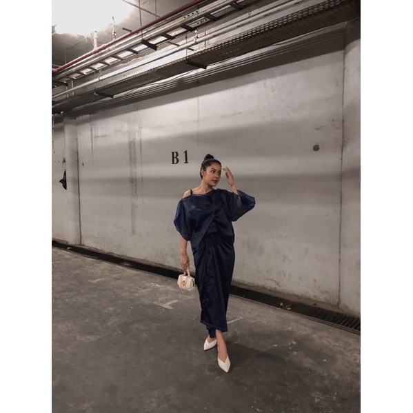Hyuna Set by NAMELIS (Set Organza / Set Kondangan / Baju Pesta)-Midnight Blue