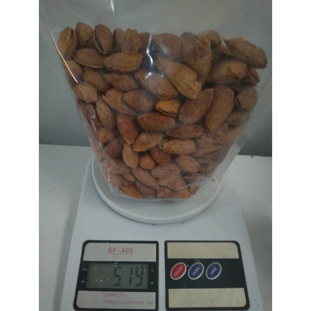 

Kacang Almond Roasted
