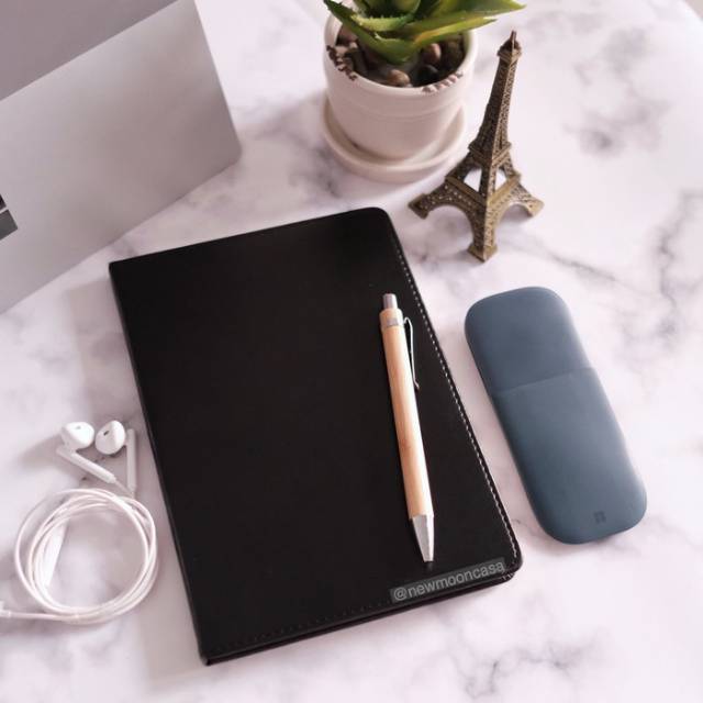 

Diary notebook buku jurnal sketsa catatan kegiatan agenda binder