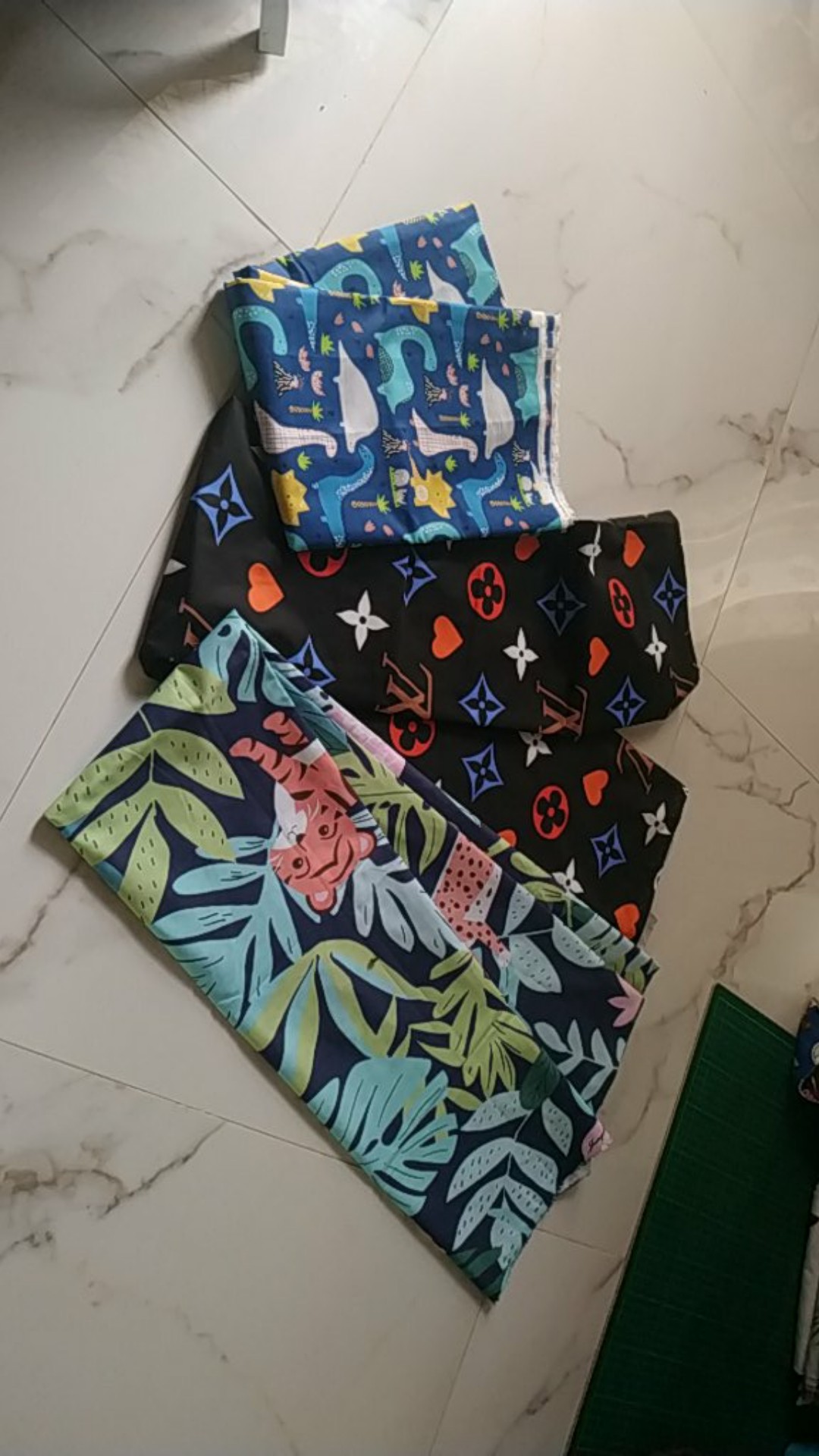 Lv Love - Kain Sprei Katun Lokal Meteran Star Deluxe