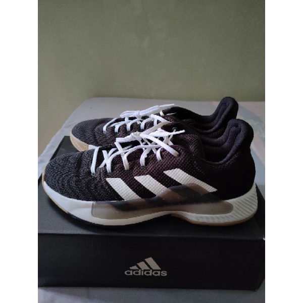 Sepatu Basket Adidas Pro Bounce Madness 2019 Low Original