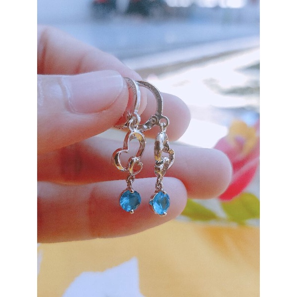 Anting Permata Biru Wanita