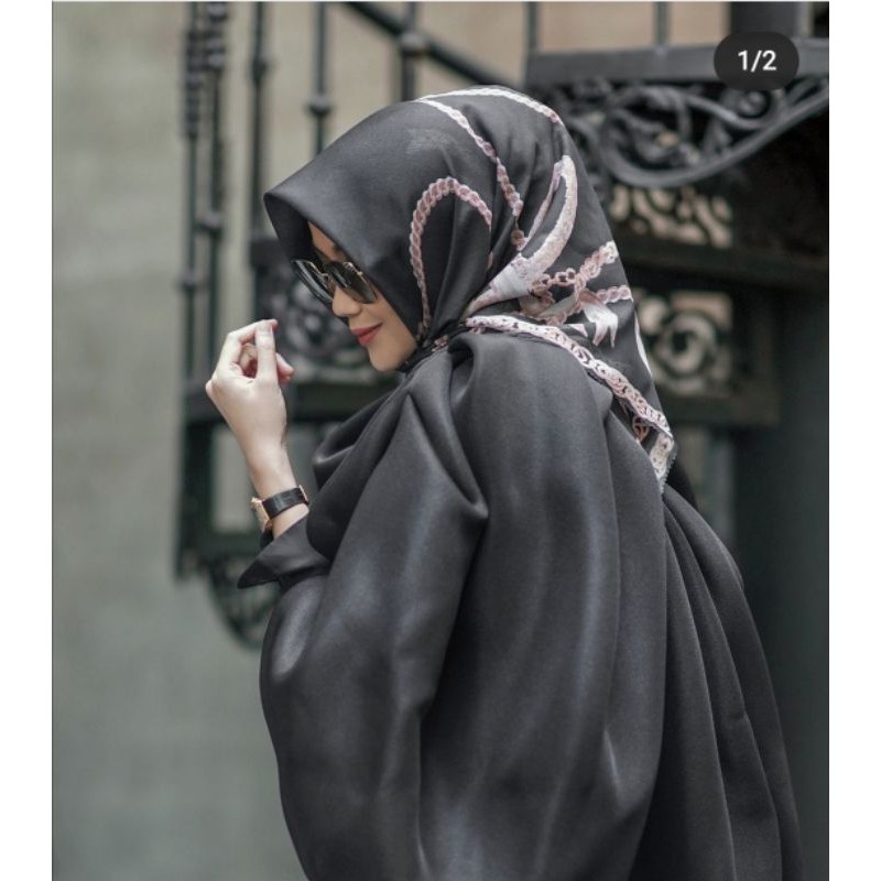 Ready SALE Buttonscarves Chain Series Black