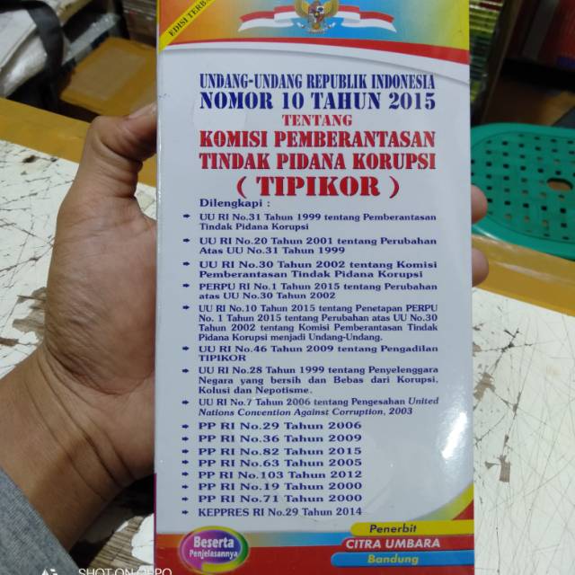 

BUKU UNDANG UNDANG TENTANG KOMISI PEMBERANTASAN TINDAK PIDANA KORUPSI TIPIKOR