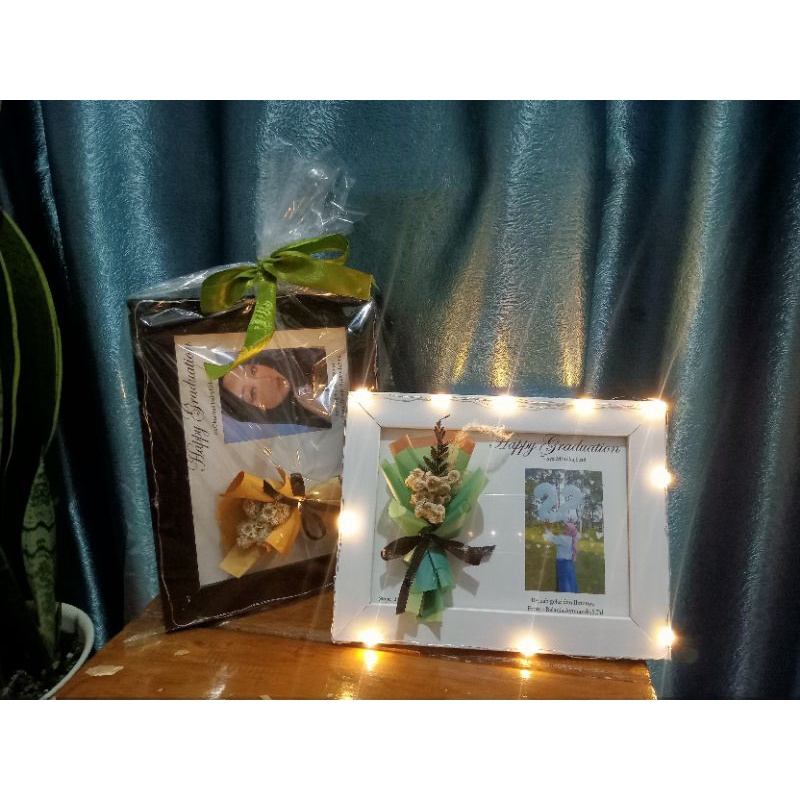 

kado wisuda frame pigura lampu kado wedding buket pigura
