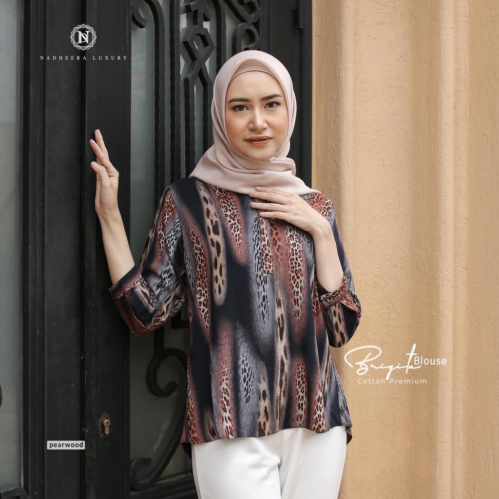 Brigita Basic Blouse Leopard - By Nadheera Luxury - Fafa Nadheera Kudus