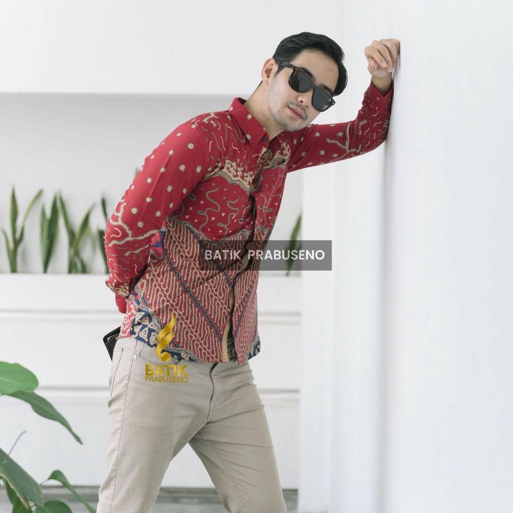 Batik Prabuseno - LANJAR MERAH Kemeja Batik Pria Lengan Panjang Slim Fit