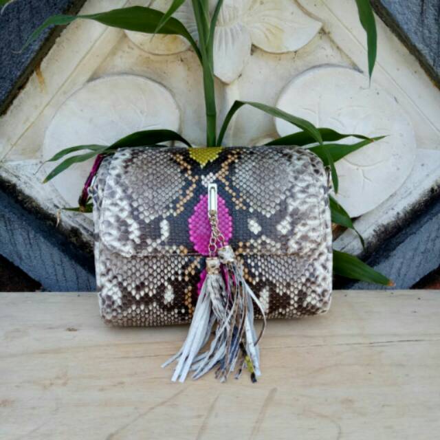 Tas Lonceng SRINTHIL Bahan Kulit Ular
