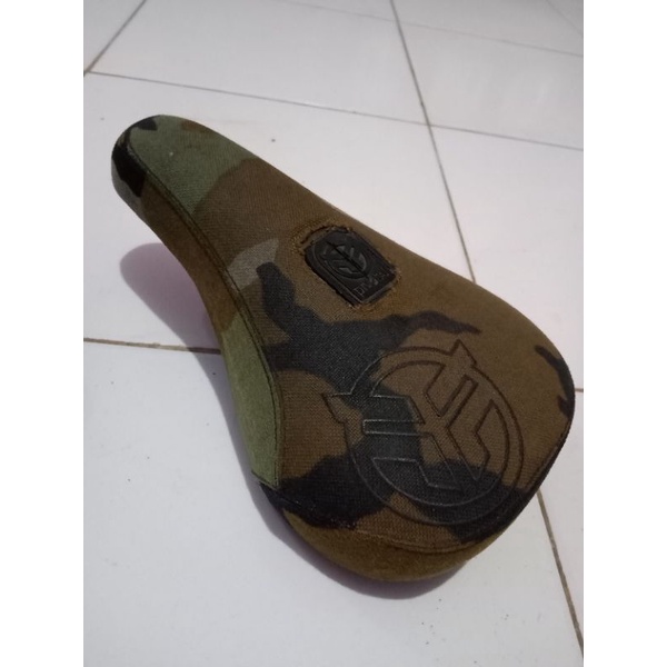 SEAT PIVOTAL FEDERAL