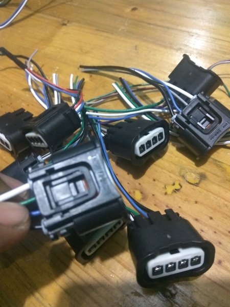 SOKET KOIL COIL BUSI 4 PIN TOYOTA VIOS-YARIS-ALTIS-LIMO-AVANZA-HARIER-WISH-INOVA-CAMRY