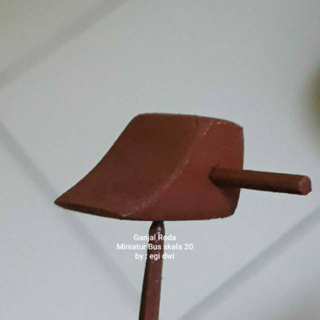 Ganjal Roda Miniatur Bus Skala 20