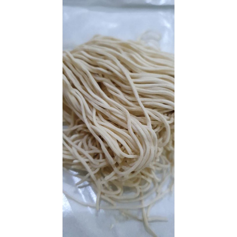 

Bakmi mentah / mie mentah ramen / bakmi hongkong