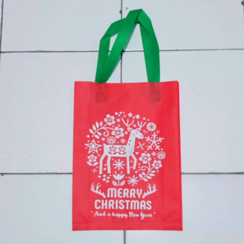 

Goodie bag natal 25x35x8 tas spunbond natal tas kain natal
