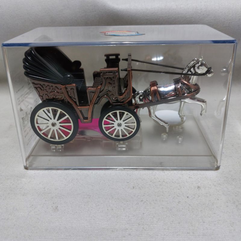 pajangan mobil  parfum mobil dasbort kereta kuda klasik