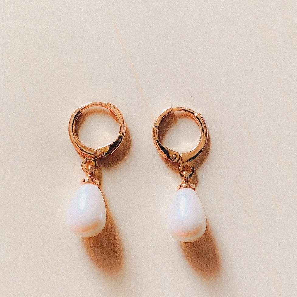 Anting Wanita Mutiara Putih Oval Gold