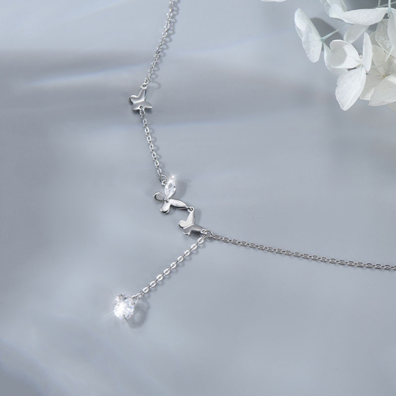 Kalung Rantai Choker Liontin Kupu-Kupu Aksen Kristal Rumbai Warna Silver Untuk Wanita
