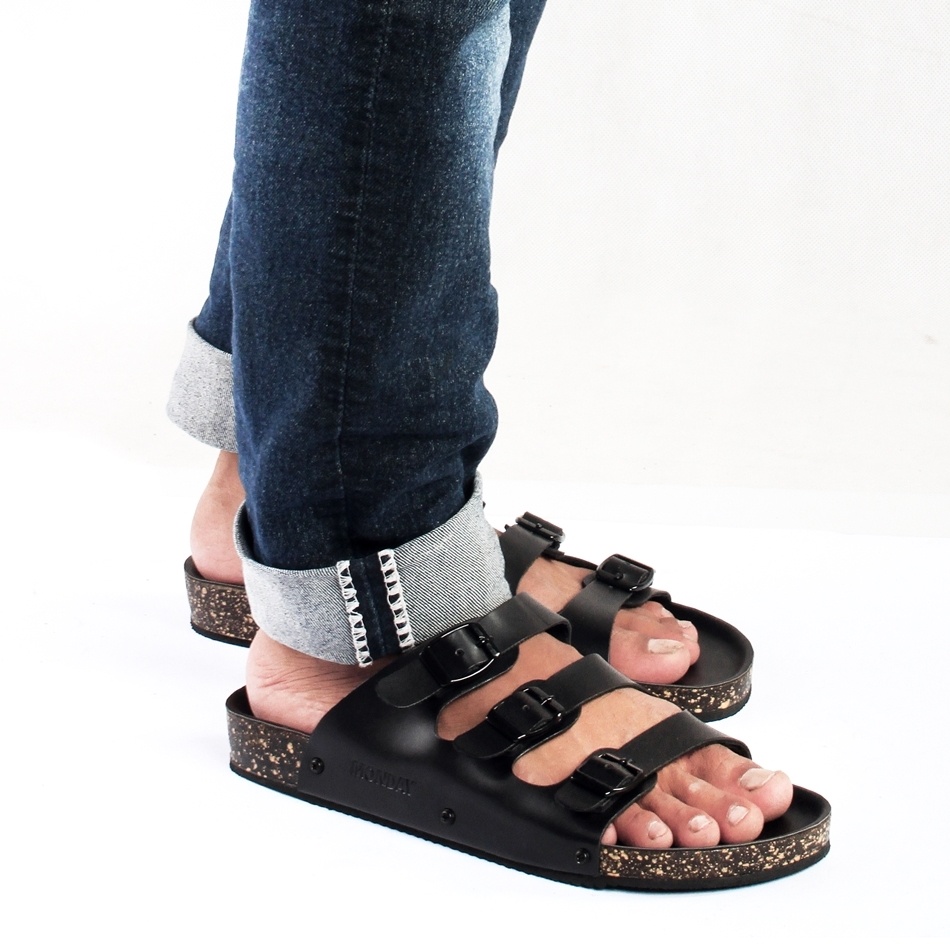 LICHT FULL BLACK ORIGINAL x MONDAY Sandal Casual Hitam Pria Sendal Slide Jalan Santai Harian Main Hangout Slop Kerja Formal Kondangan Lebaran Selop Remaja Dewasa Semi Kulit Premium Distro Footwear Tali 3 Strap Big Size Jumbo Ukuran Besar 44 Keren Terbaru