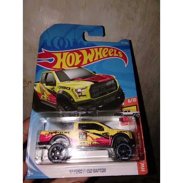 Hot wheels 17 FORD F - 150 RAPTOR