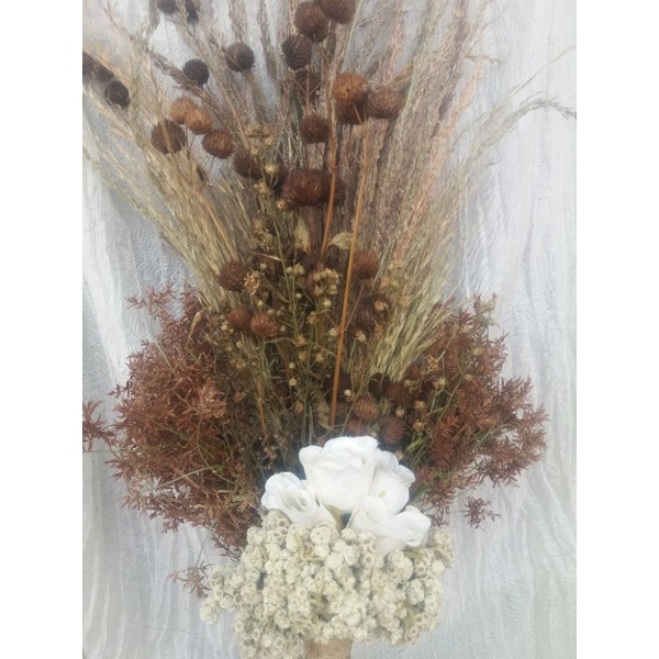 hand bouquet prewedd/ buket pernikahan / dried flower bouquet