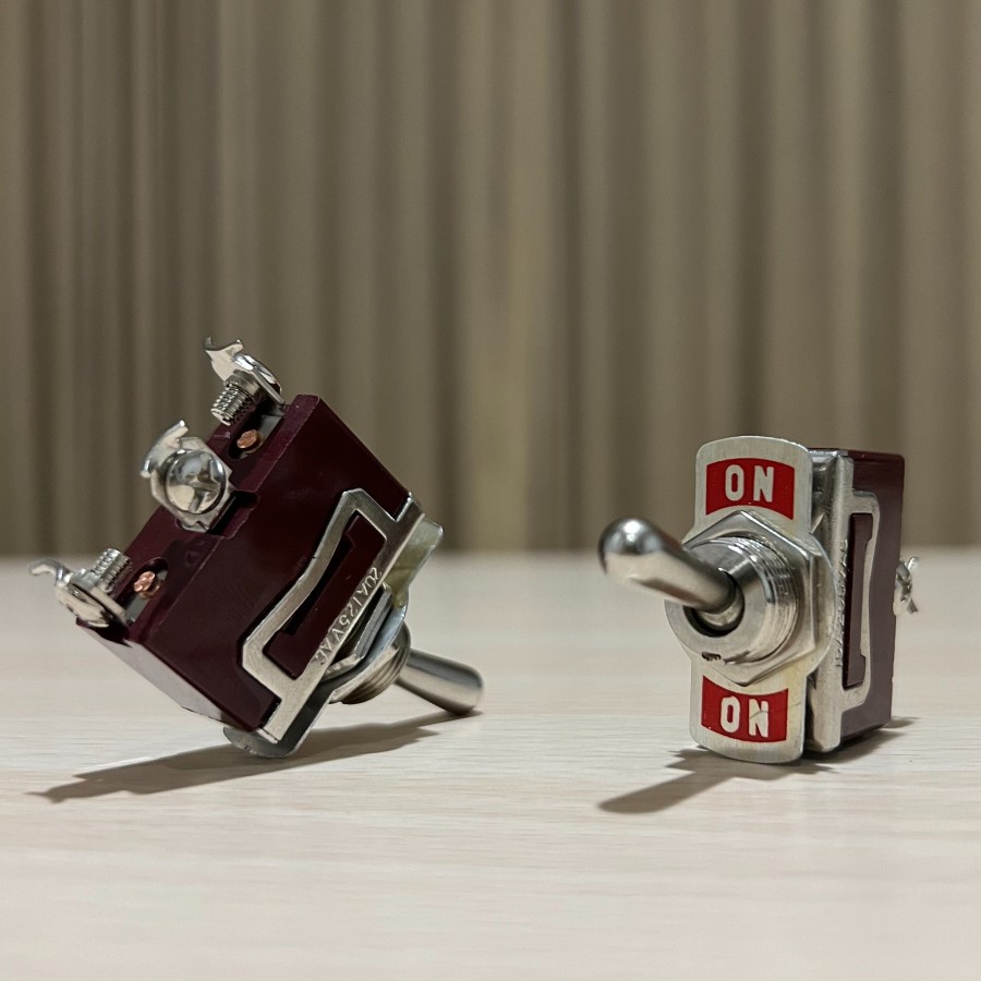 SWITCH TOGGLE SAKLAR TOGLE TOGEL 3 PIN ON ON 15A 250V 20A 125V KN3C-102