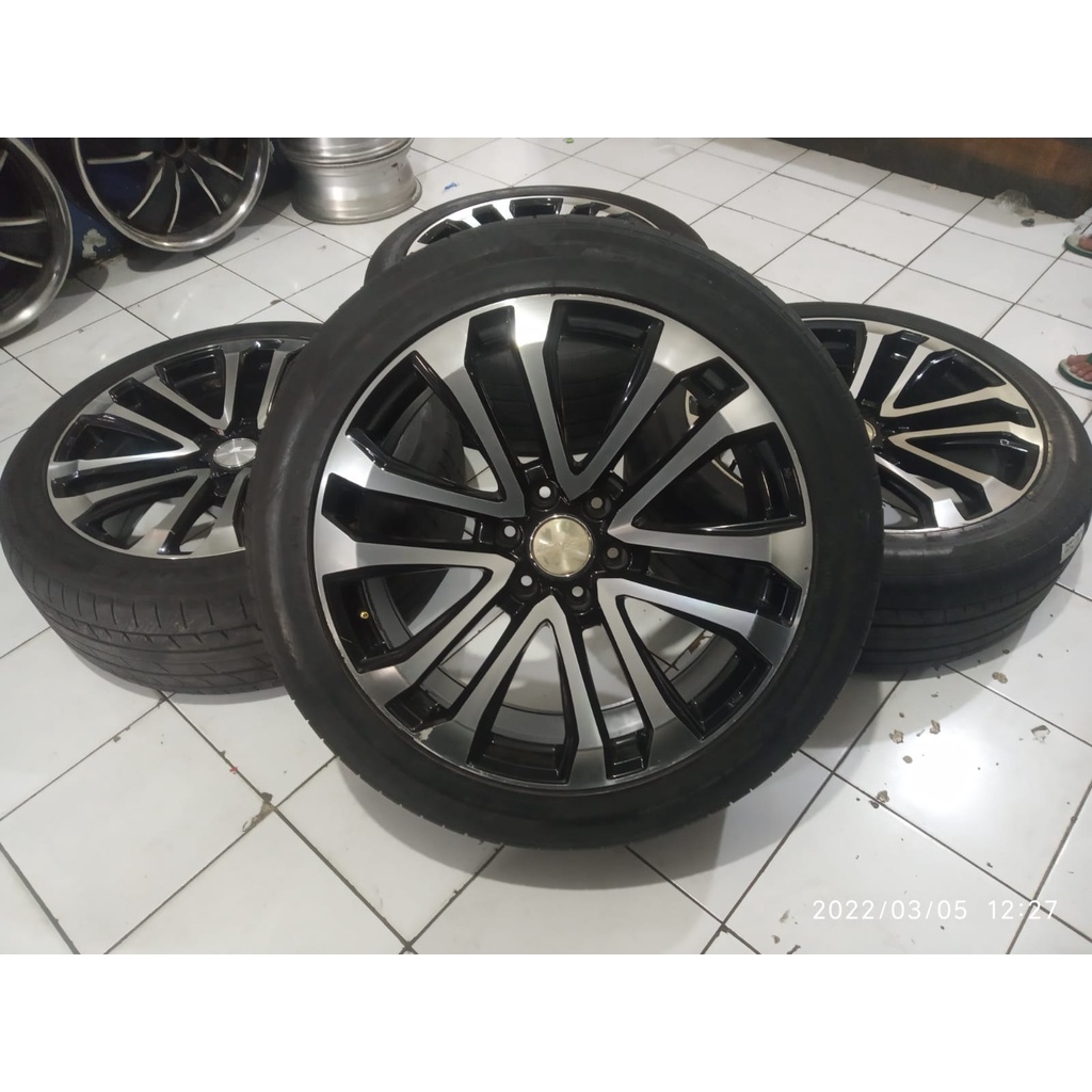 velg mobil bekas murah cocok untuk mobil pajero fortuner ring 22 plus ban kondisi 80%