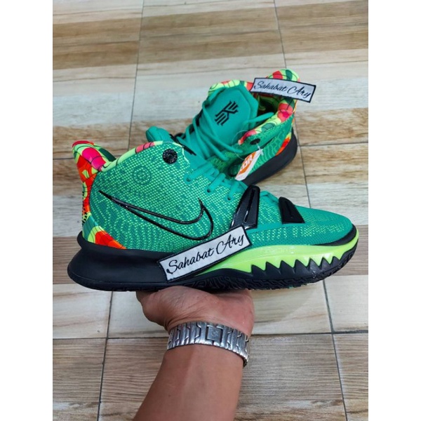 Sepatu Kyrie 7 Weatherman
