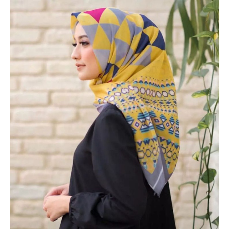 HIJAB SEGI EMPAT MOTIF VEGA KUNING || JILBAB KERUDUNG SEGI EMPAT VEGA KUNING