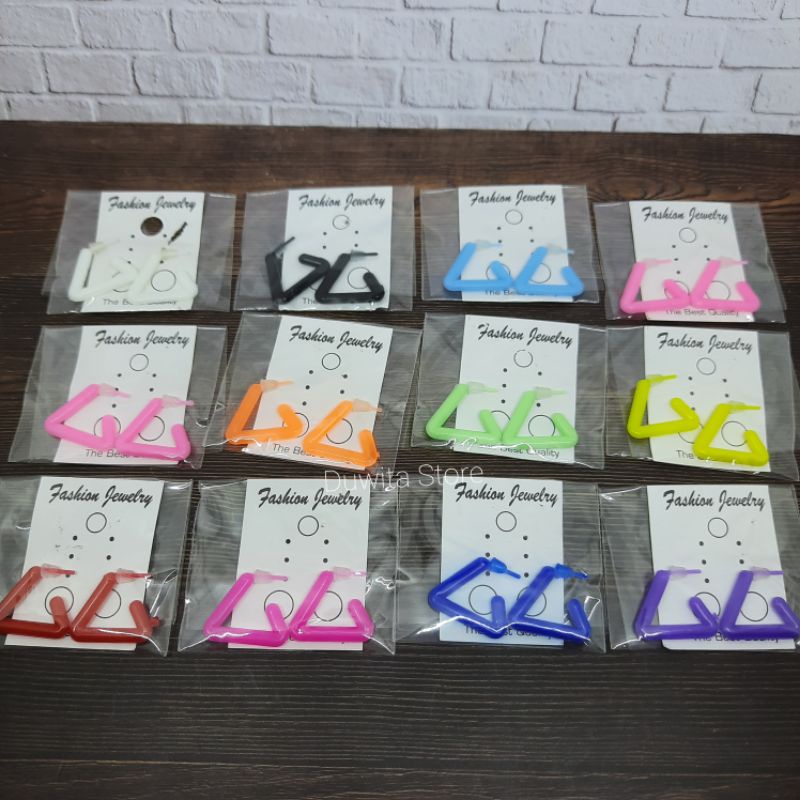 (1PCS)ANTING PLASTIK ANAK/DEWASA MOTIF BULAT/SEGITIGA MINIMAL ORDER 10.000 TIDAK TERMASUK ONGKIR