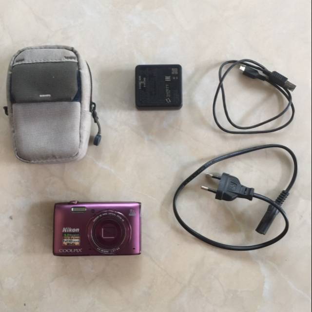 Nikon Coolpix S5300 ( support wifi connection )