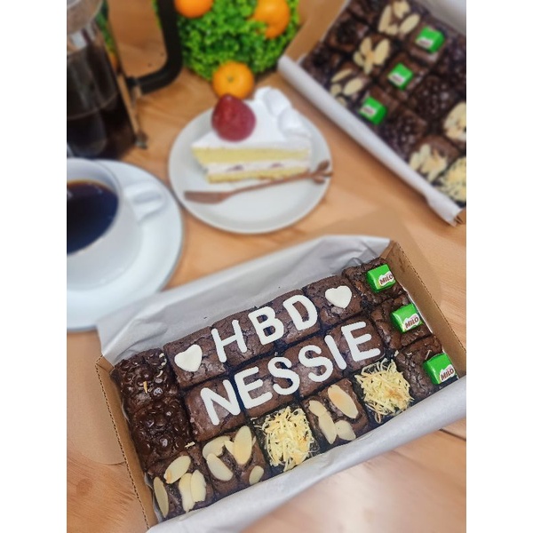 

RB22 Brownies sekat sedang / sekat brownies mini /sekatbrownies / fudgy brownies shiny crust