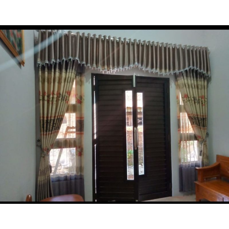 satu set gorden guincy poni depan