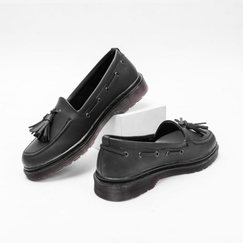 Sepatu Slip On Loafers &quot;XANDER MEN SHOES&quot; LALAKI LIKEPROJECT