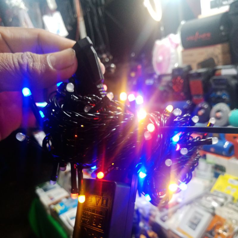 lampu LED warna warni