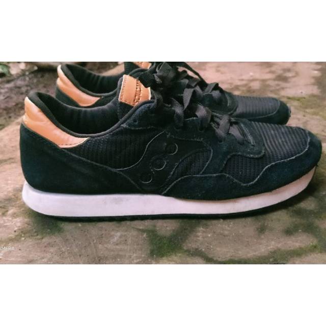sepatu saucony DXN TRAINER