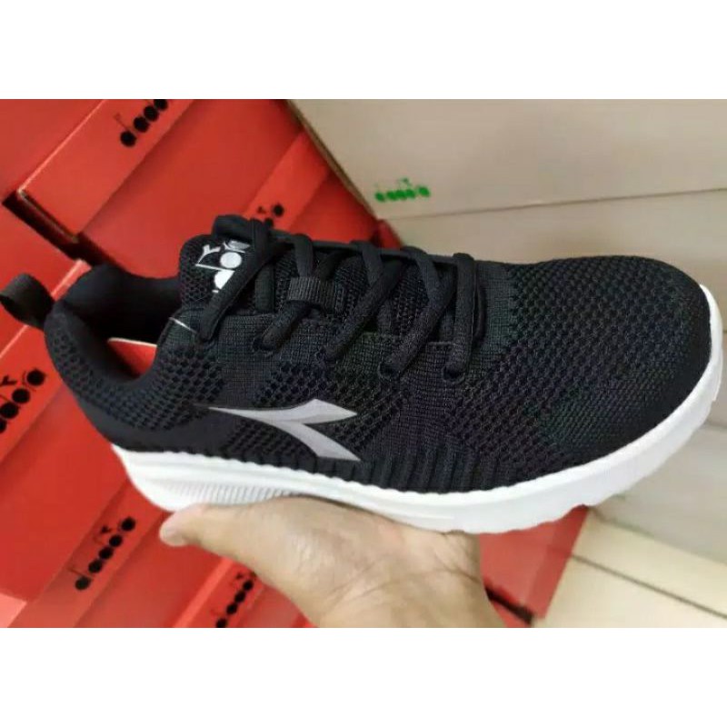 sepatu running diadora joule black original