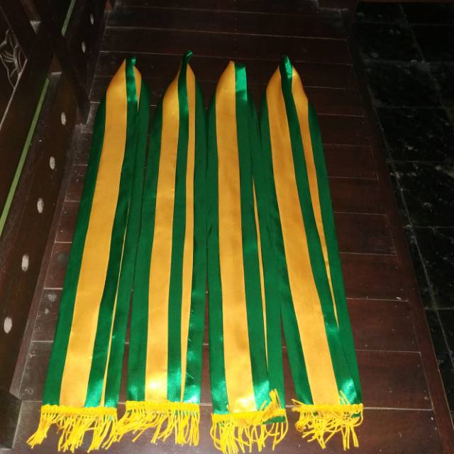 SAMIR WISUDA WARNA HIJAU KUNING