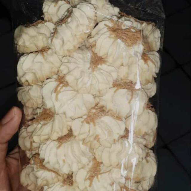 

Kue sagu keju 500 gram