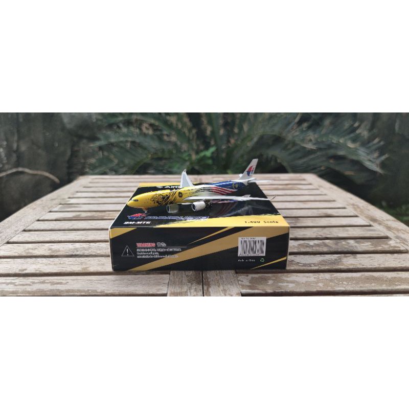 Malaysia Airlines Airbus A330-300 by Phoenix